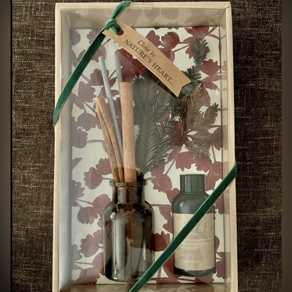 New Anthropologie Holiday Scented Oil Reed Diffuser Patchouli Clove Gift Set